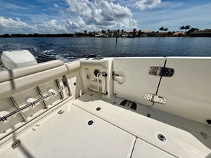 Boston Whaler 350 OUTRAGE 17 2022 Boston Whaler 350 OUTRAGE 18