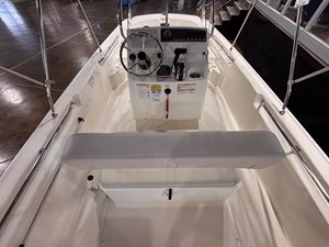 Boston Whaler 170 Montauk 7 2027 Boston Whaler 170 Montauk 8
