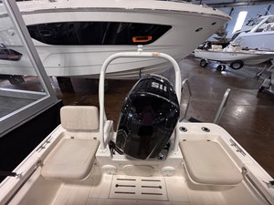 Boston Whaler 170 Montauk 8 2027 Boston Whaler 170 Montauk 9
