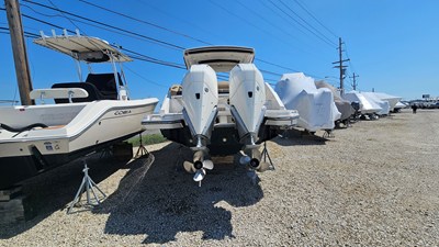 Sea Ray 310 SLX OB 2 2023 Sea Ray 310 SLX OB 3