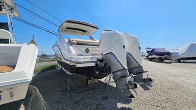 Sea Ray 310 SLX OB 3 2023 Sea Ray 310 SLX OB 4