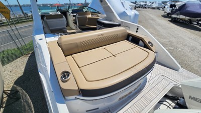 Sea Ray 310 SLX OB 12 2023 Sea Ray 310 SLX OB 13
