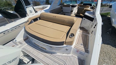 Sea Ray 310 SLX OB 13 2023 Sea Ray 310 SLX OB 14