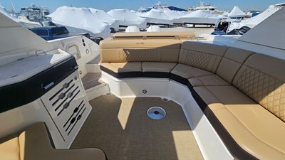 Sea Ray 310 SLX OB 21 2023 Sea Ray 310 SLX OB 22