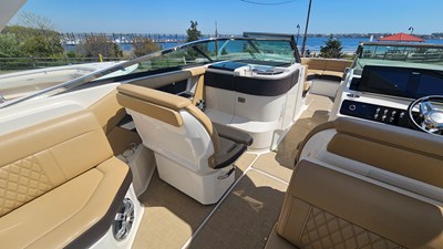 Sea Ray 310 SLX OB 26 2023 Sea Ray 310 SLX OB 27