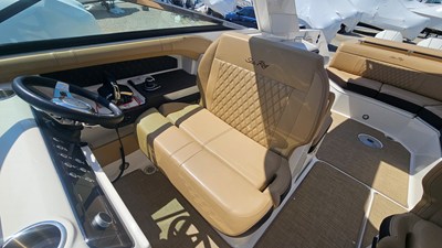 Sea Ray 310 SLX OB 29 2023 Sea Ray 310 SLX OB 30