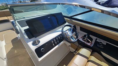 Sea Ray 310 SLX OB 30 2023 Sea Ray 310 SLX OB 31