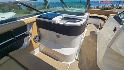 Sea Ray 310 SLX OB 32 2023 Sea Ray 310 SLX OB 33