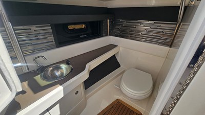 Sea Ray 310 SLX OB 33 2023 Sea Ray 310 SLX OB 34