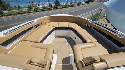 Sea Ray 310 SLX OB 35 2023 Sea Ray 310 SLX OB 36