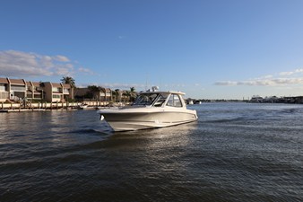 Boston Whaler 380 Realm 3 2019 Boston Whaler 380 Realm 4