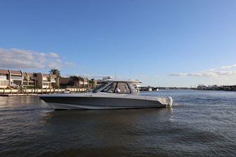 Boston Whaler 380 Realm 5 2019 Boston Whaler 380 Realm 6