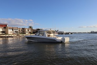 Boston Whaler 380 Realm 6 2019 Boston Whaler 380 Realm 7