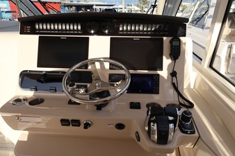Boston Whaler 380 Realm 20 2019 Boston Whaler 380 Realm 21