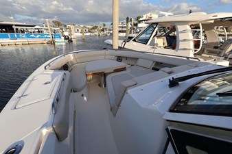 Boston Whaler 380 Realm 28 2019 Boston Whaler 380 Realm 29