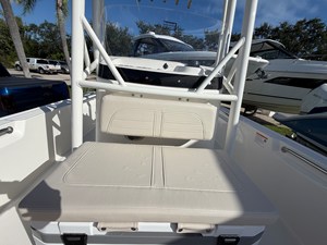2027 Boston Whaler 190 Montauk 22