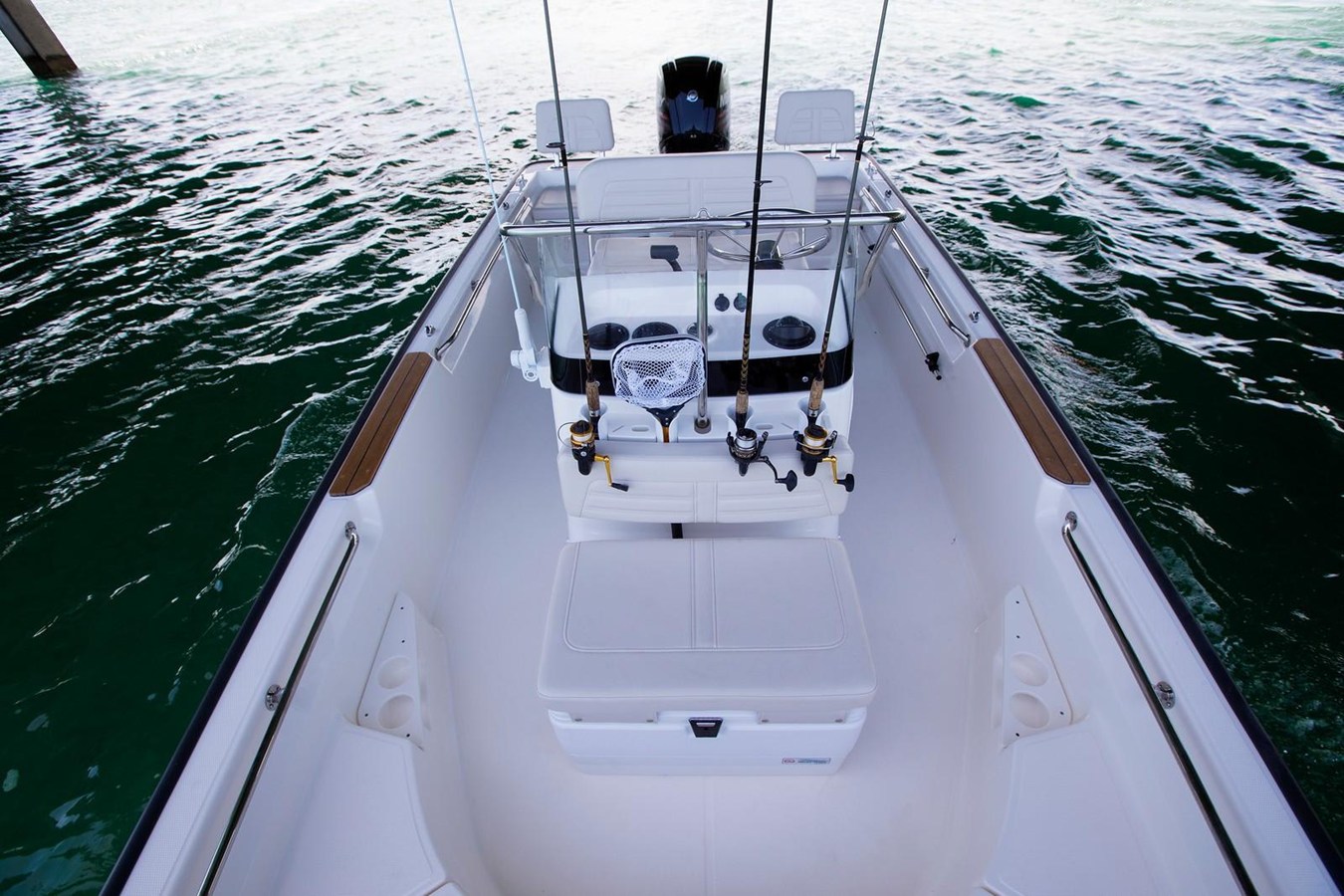 2027 Boston Whaler 170 Montauk 7