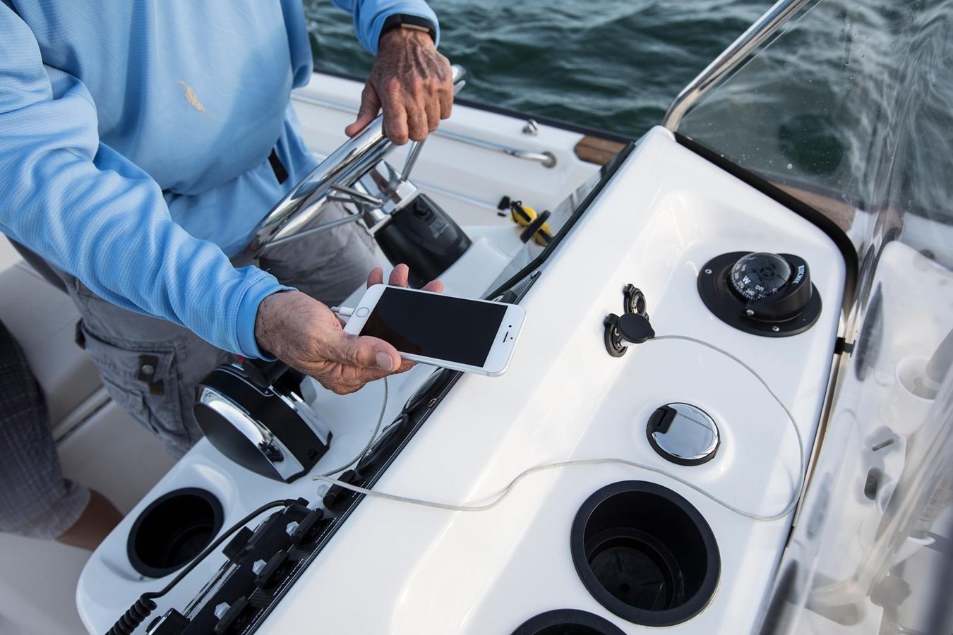 2027 Boston Whaler 170 Montauk 9
