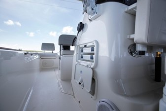 Boston Whaler 170 Montauk 13 2027 Boston Whaler 170 Montauk 14