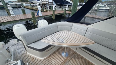 Sea Ray 320 SUNDANCER OB 5 2020 Sea Ray 320 SUNDANCER OB 6