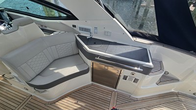 Sea Ray 320 SUNDANCER OB 10 2020 Sea Ray 320 SUNDANCER OB 11