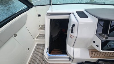 Sea Ray 320 SUNDANCER OB 19 2020 Sea Ray 320 SUNDANCER OB 20