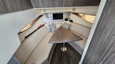 Sea Ray 320 SUNDANCER OB 21 2020 Sea Ray 320 SUNDANCER OB 22