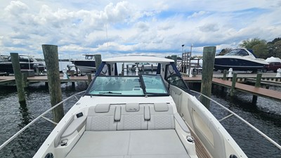 Sea Ray 320 SUNDANCER OB 32 2020 Sea Ray 320 SUNDANCER OB 33
