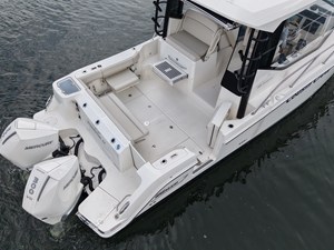 Boston Whaler 325 CONQUEST 7 2025 Boston Whaler 325 CONQUEST 8