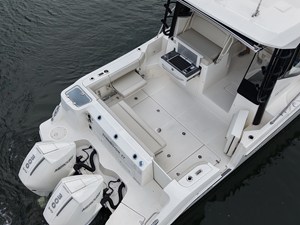 Boston Whaler 325 CONQUEST 9 2025 Boston Whaler 325 CONQUEST 10