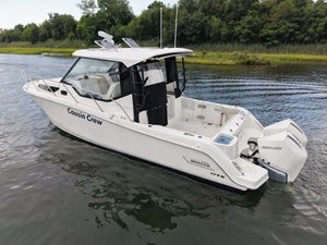 Boston Whaler 325 CONQUEST 12 2025 Boston Whaler 325 CONQUEST 13