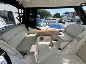 Boston Whaler 325 CONQUEST 22 2025 Boston Whaler 325 CONQUEST 23