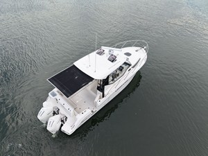 Boston Whaler 325 CONQUEST 10 2025 Boston Whaler 325 CONQUEST 11