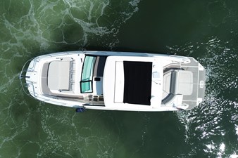 Sea Ray 320 SUNDANCER 5 2023 Sea Ray 320 SUNDANCER 6
