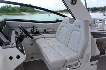 Sea Ray 320 SUNDANCER 18 2023 Sea Ray 320 SUNDANCER 19