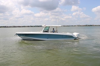 Boston Whaler 380 OUTRAGE 0 2018 Boston Whaler 380 OUTRAGE 1