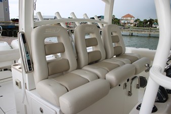 Boston Whaler 380 OUTRAGE 45 2018 Boston Whaler 380 OUTRAGE 46