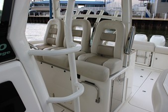 Boston Whaler 380 OUTRAGE 50 2018 Boston Whaler 380 OUTRAGE 51