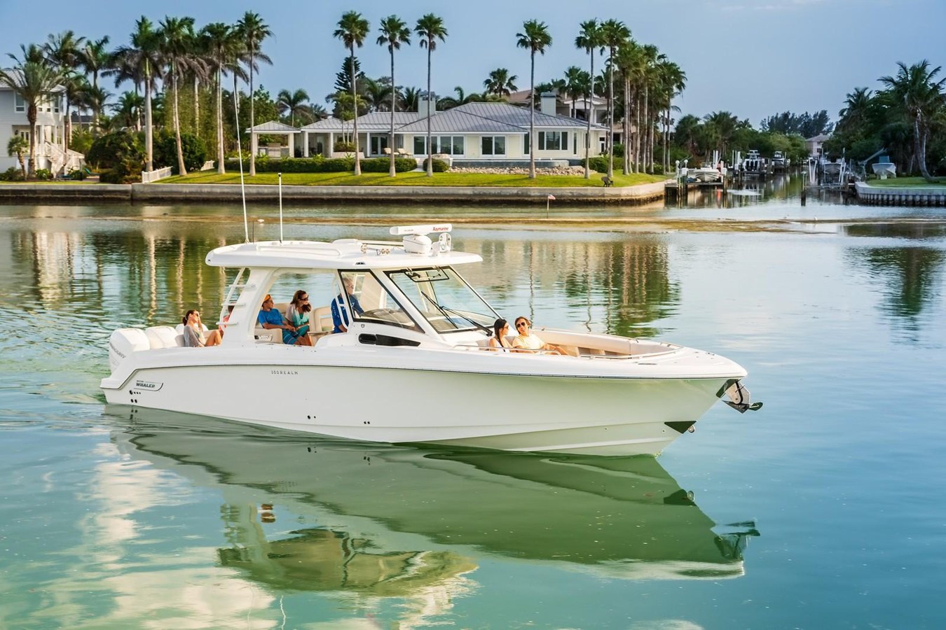 2027 Boston Whaler 350 Realm 4