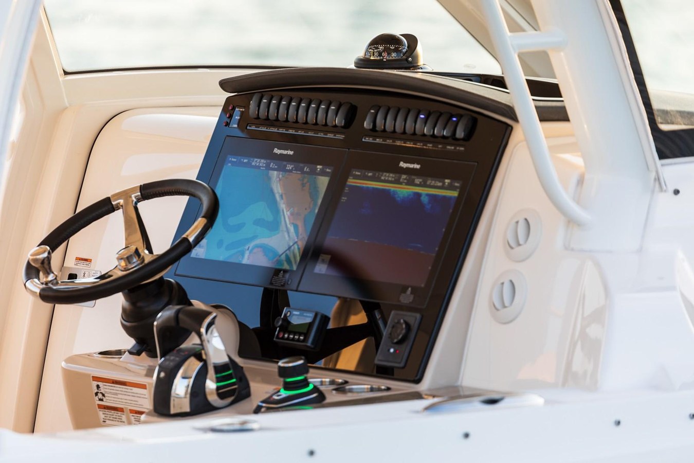 2027 Boston Whaler 350 Realm 24