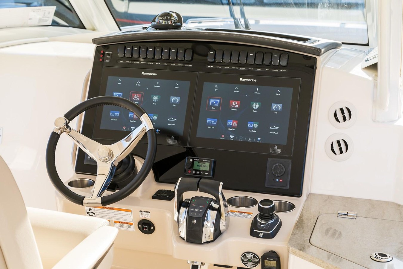 2027 Boston Whaler 350 Realm 27