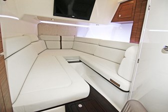 2027 Boston Whaler 350 Realm 10