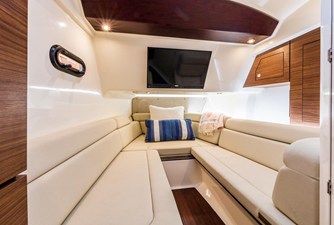 2027 Boston Whaler 350 Realm 14