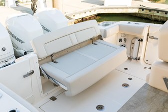 2027 Boston Whaler 350 Realm 20