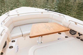 2027 Boston Whaler 350 Realm 28