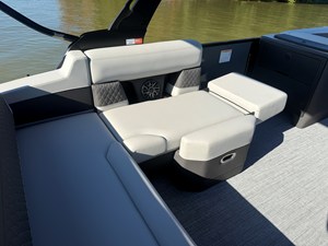 2027 Harris Sunliner 250 25