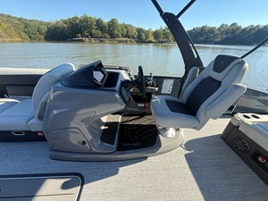 2027 Harris Sunliner 250 31