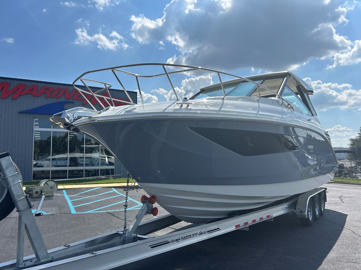2027 Sea Ray Sundancer 320 3