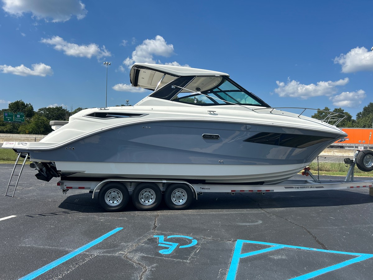 2027 Sea Ray Sundancer 320 4