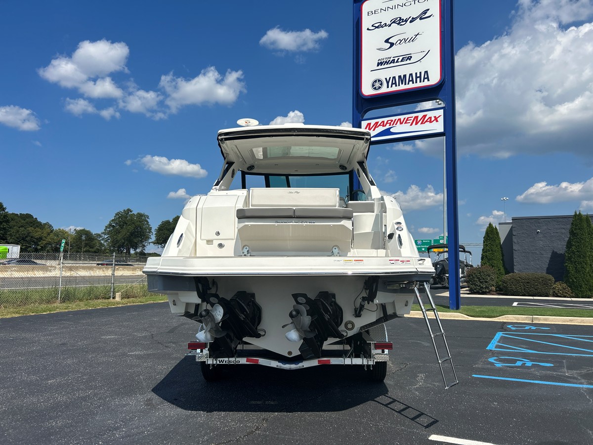 2027 Sea Ray Sundancer 320 5